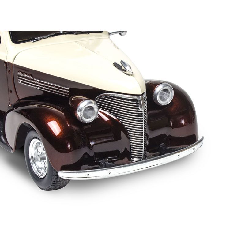 REVELL 1939 CHEVY SEDAN DELIVERY, 1:24 Scale Model Kit
