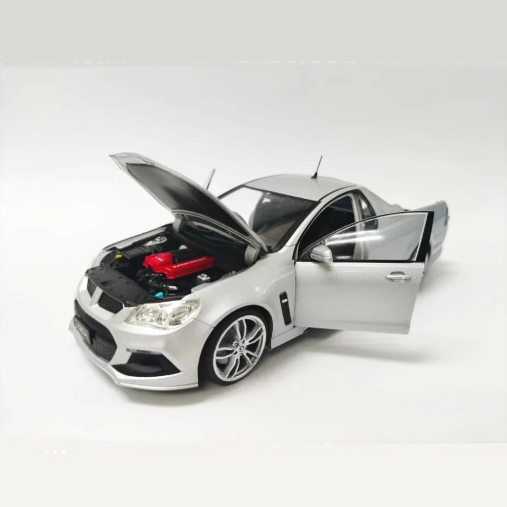 Holden VF Maloo R8 Ute, 1:24 Scale Diecast Car