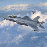 REVELL LOCKHEED MARTIN F-35A LIGHTNING II AUST.DECALS, 1:72 Scale Model Kit