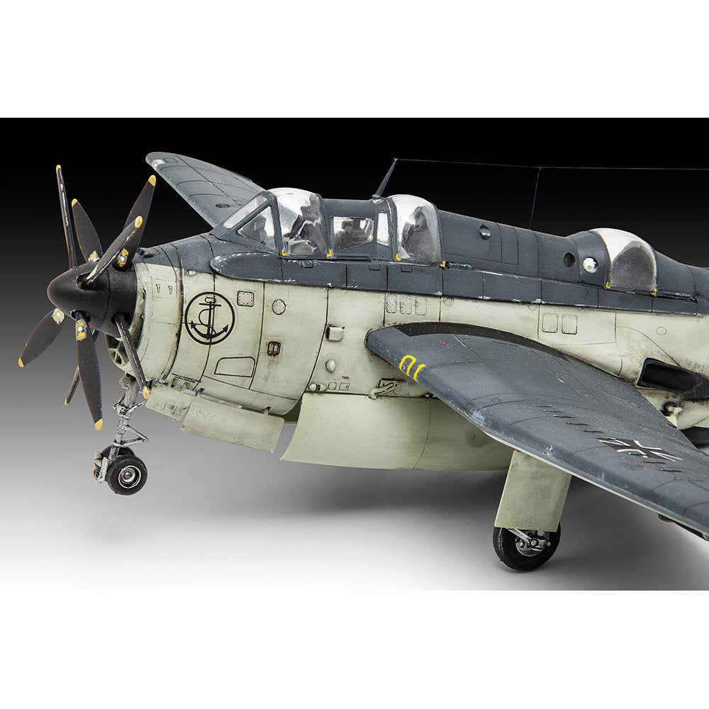 REVELL FAIREY GANNET AS.1/AS.4 WITH AUS. DECALS, 1:72 Scale Model Kit