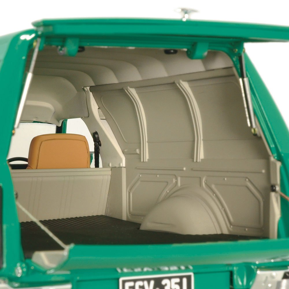 Classic Carlectables Ford XC Sundowner Modena Green, 1:18 Scale Diecast Model Car