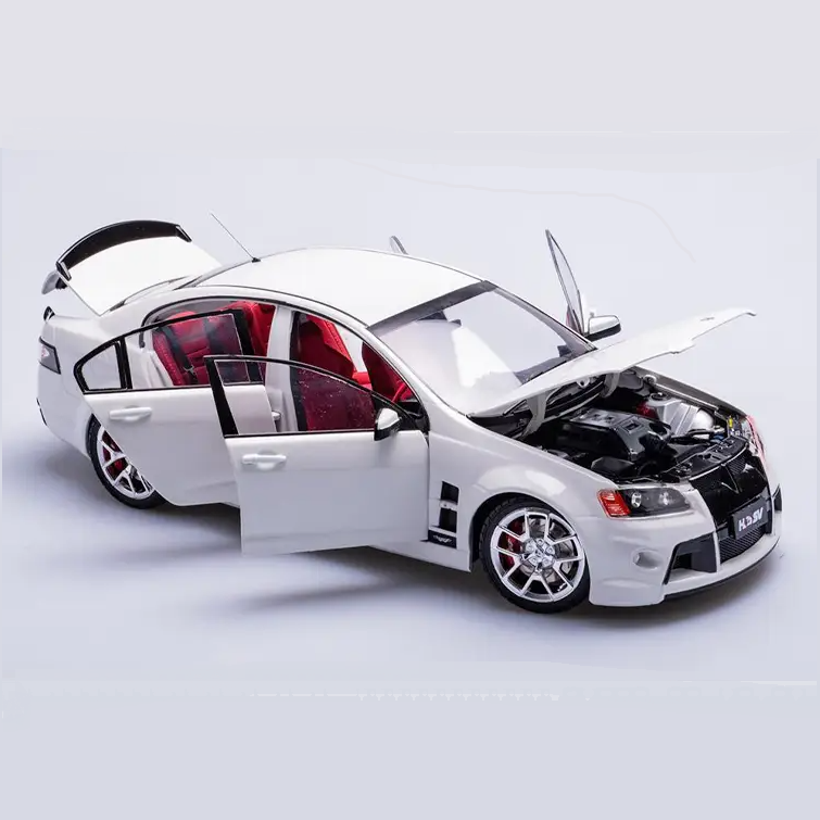 Biante Holden HSV W427 - 2008 - Heron White, 1:18 Scale Diecast Car
